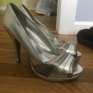 Amazing Silver Pumps